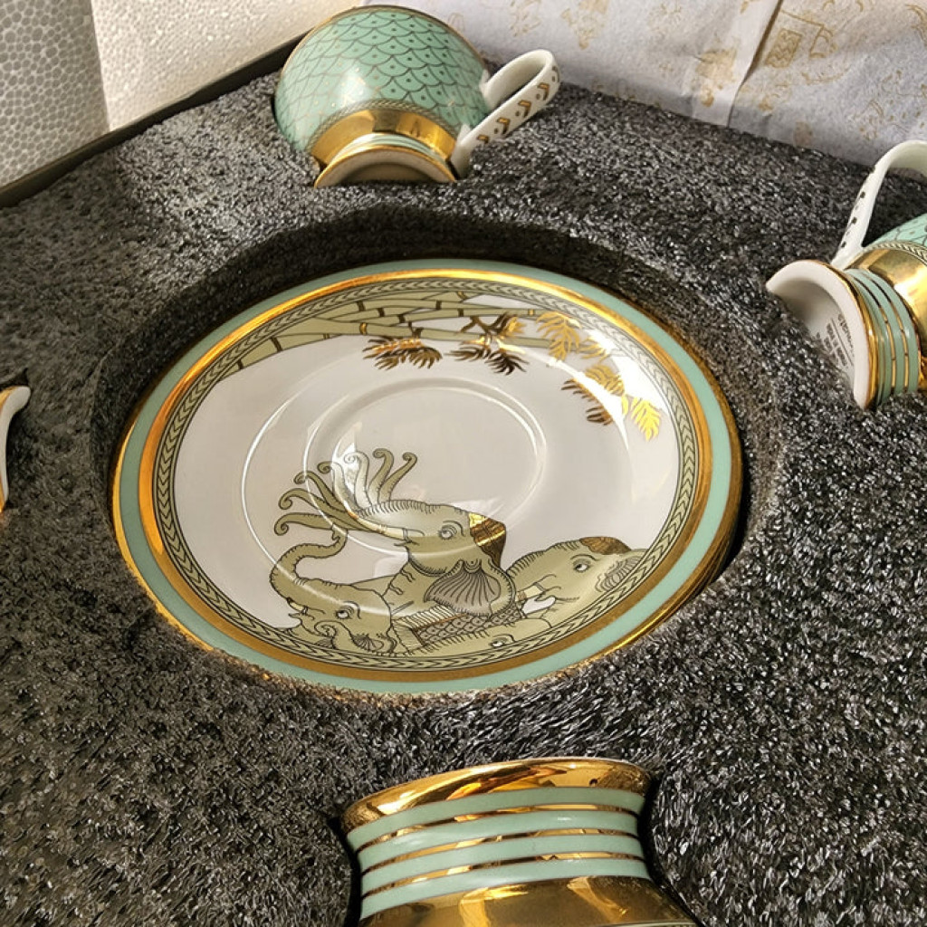 Kaunteya Airavata Gift Set (4 Tea Cups and Saucers) Tavisi