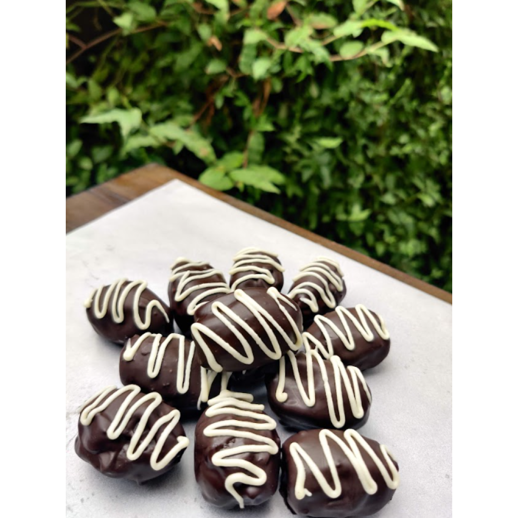 Fibre & Nuts Stuffed 55% Dark Chocolate Dates - Pack of 24--0